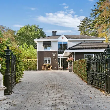 Szálloda Garni Arrisja 3*