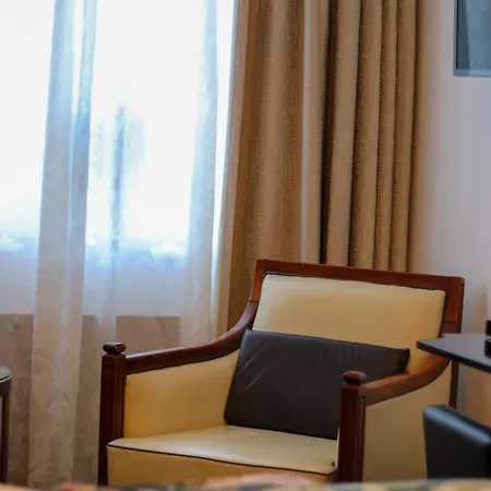 Garni Arrisja Hotel 3*