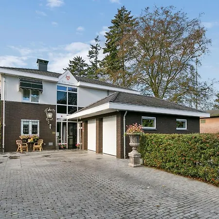 Garni Arrisja Szálloda